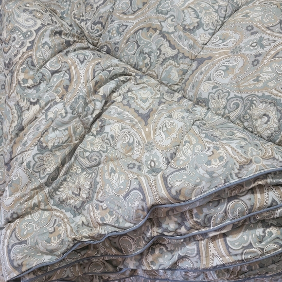 Floral Paisley Patterned Fabric - Picture 2 of 7